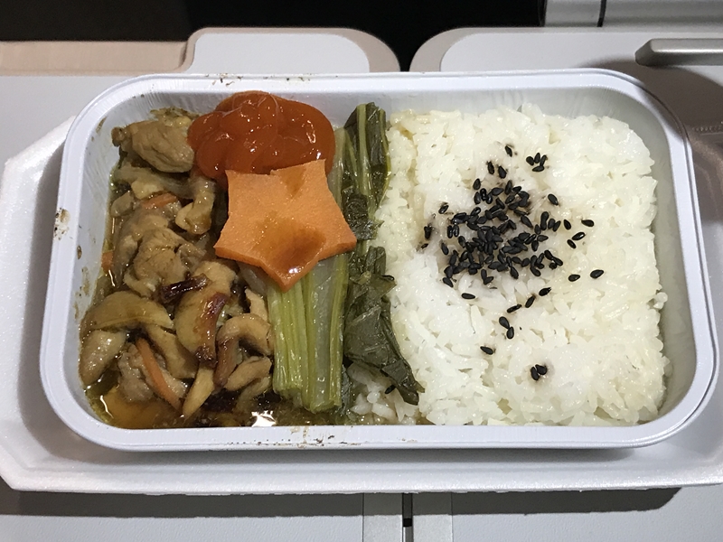 ジェットスター・パシフィック 機内食 チキンソテーとご飯withホットチリ